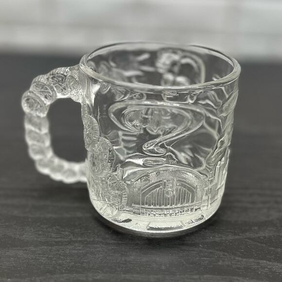 McDonalds VINTAGE 1995 Batman Forever Glass Mug Cup TWO-FACE - Picture 3 of 7